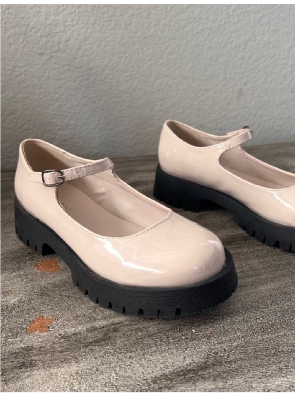 Bamboo Ivory Beige Patent Platform Mary Jane Flats size 8.5